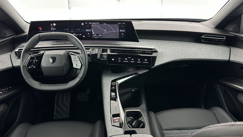 Aperçu du véhicule :  III 1.2 Hybrid 145ch Allure e-DCS6