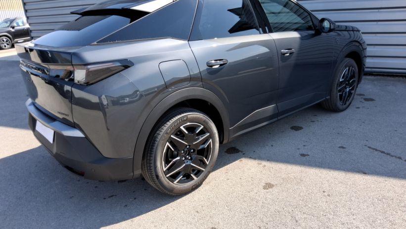 Aperçu du véhicule : 3008 Hybrid 145 e-DCS6 GT Exclusive