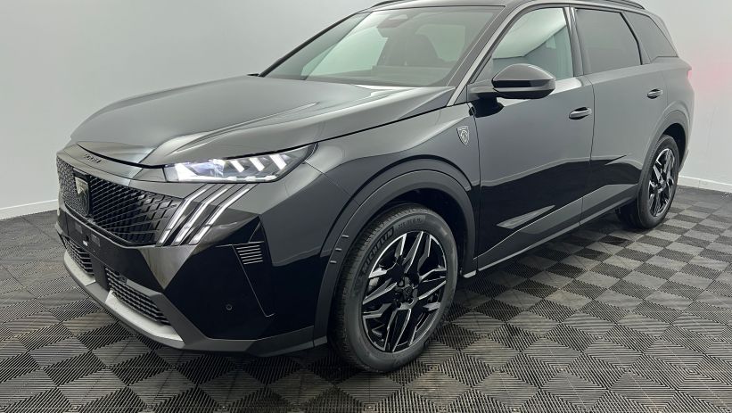 Aperçu du véhicule : Nouveau Hybrid 145 e-DCS6 GT Noir Perla Nera avec 2470€ d'équipements inclus