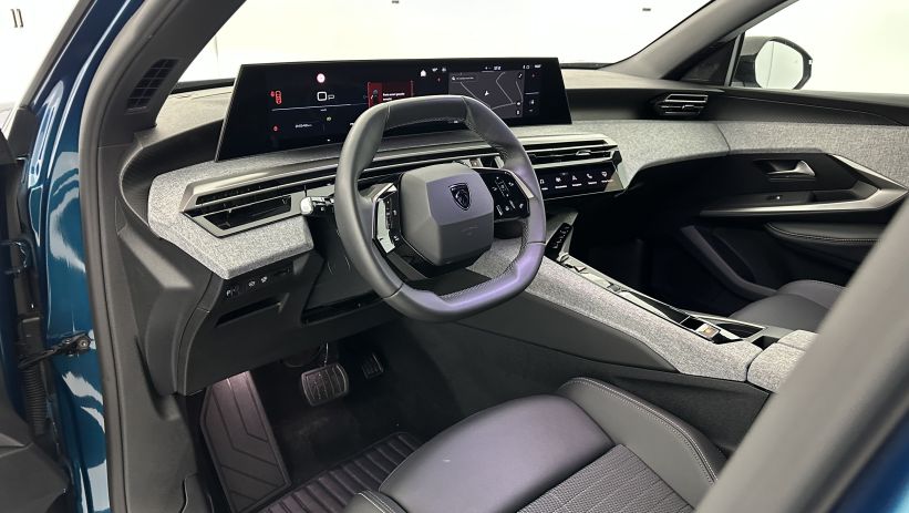 Aperçu du véhicule : 1.2 Hybrid 136ch Allure e-DCS6