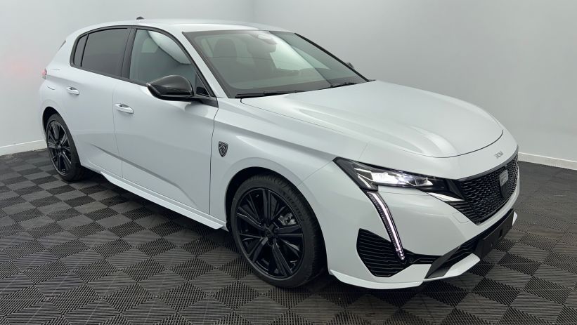 Aperçu du véhicule : BlueHDi 130ch S&S EAT8 GT GT Blanc Okénite avec 4500€ d'équipements inclus