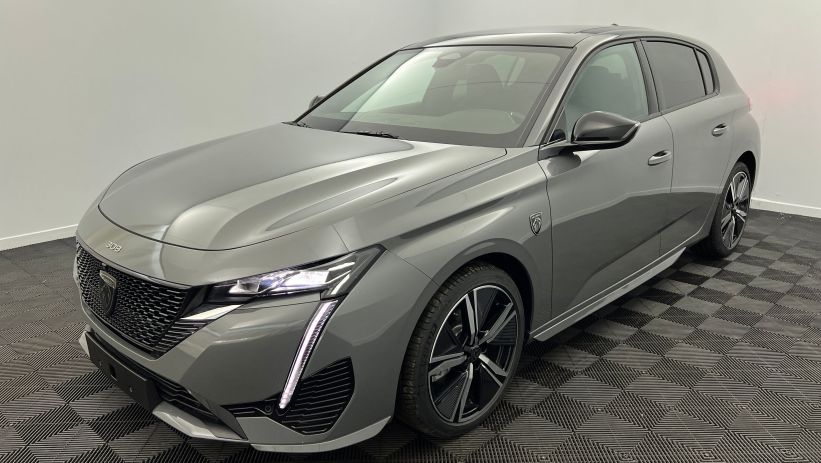 Aperçu du véhicule : BlueHDi 130ch S&S EAT8 GT Gris Selenium avec 4500€ d'équipements inclus