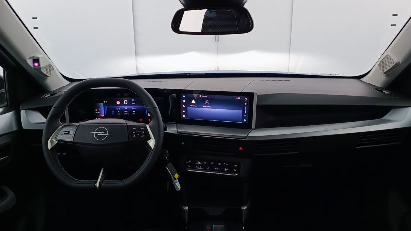 Aperçu du véhicule : 1.2 Turbo Hybrid 145ch GS e-DCT6 7PL