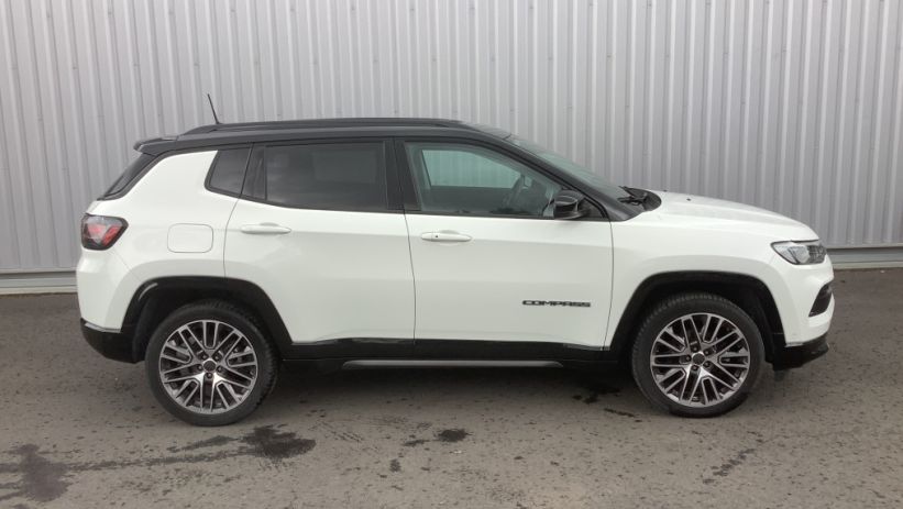 Aperçu du véhicule : COMPASS 1.5 Turbo T4 130 ch BVR7 e-Hybrid Summit