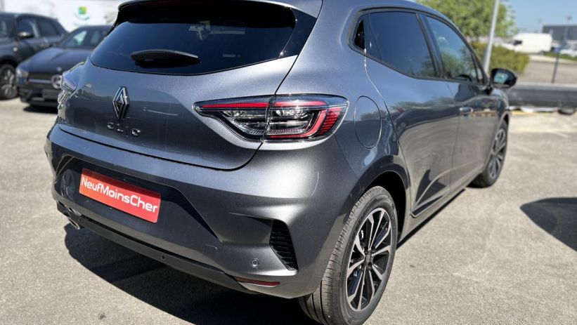 Aperçu du véhicule : TECHNO 1.0 TCE 90CV + ROUE DE SECOURS + NEUF 0KM