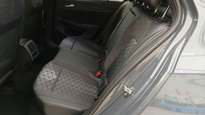 Aperçu du véhicule : Golf 1.5 eTSI EVO2 150 DSG7 R-Line Edition