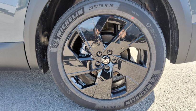 Aperçu du véhicule : C5 AIRCROSS HYBRIDE 145 e-DCS6 Max