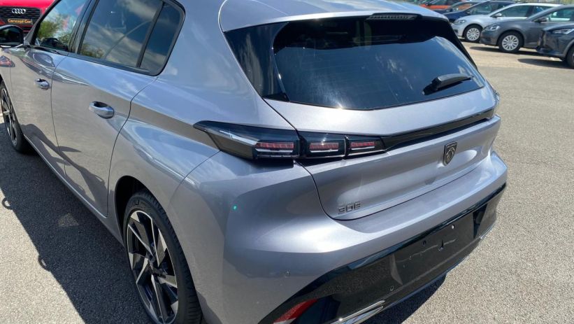 Aperçu du véhicule : ALLURE 1.5 BLUEHDI 130CV EAT8 + PACK ACCESS + NEUF 0KM