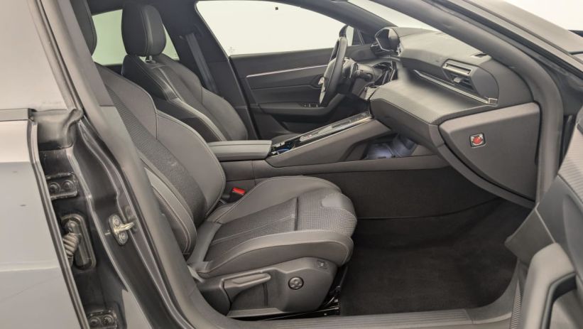 Aperçu du véhicule : Hybrid 225 e-EAT8 Allure