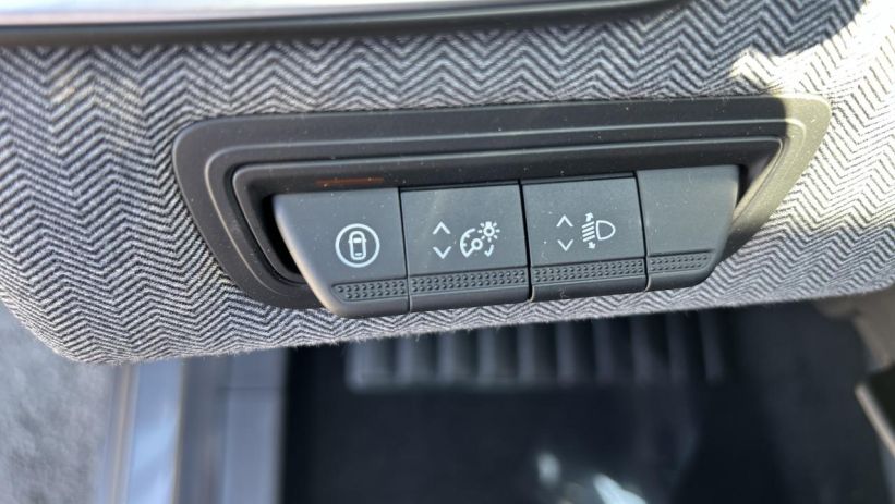 Aperçu du véhicule : TECHNO 1.0 TCE 90CV + ROUE DE SECOURS + NEUF 0KM