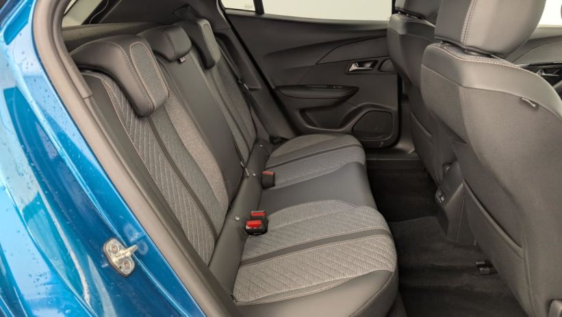 Aperçu du véhicule : Hybrid 136 e-DCS6 Allure