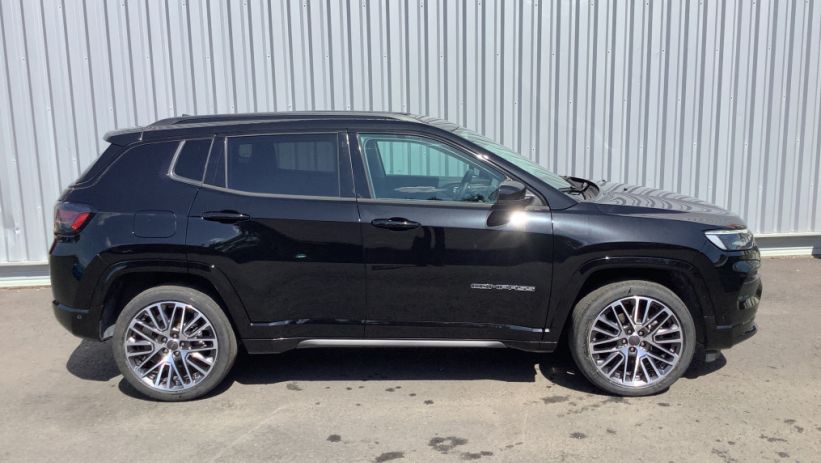 Aperçu du véhicule : COMPASS 1.5 Turbo T4 130 ch BVR7 e-Hybrid Summit