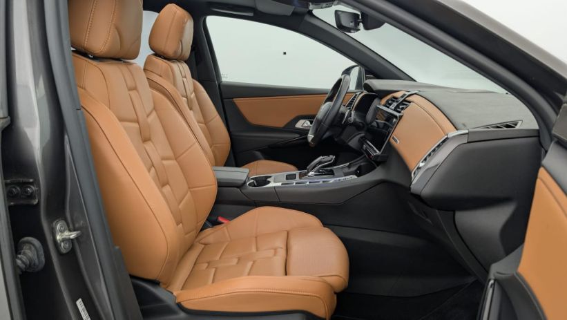 Aperçu du véhicule : Hybride E-Tense 300 EAT8 4x4 Rivoli