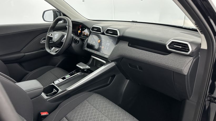 Aperçu du véhicule : 1.5 L Hybrid+ 197ch Standard