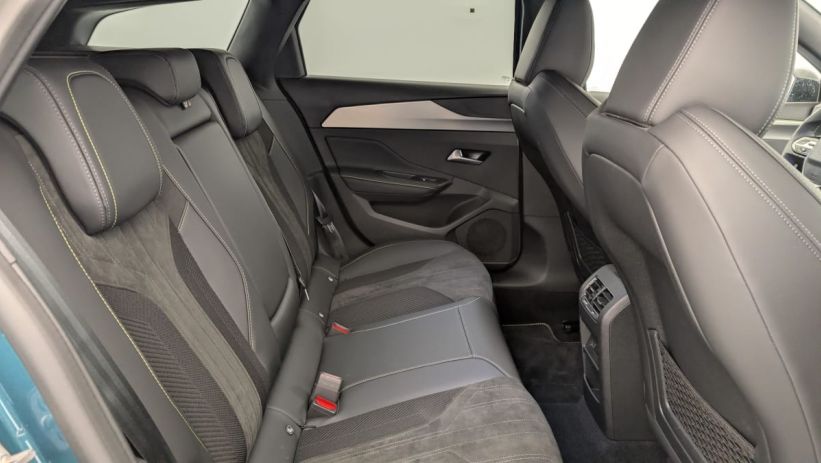 Aperçu du véhicule : Hybrid 136 e-DCS6 GT