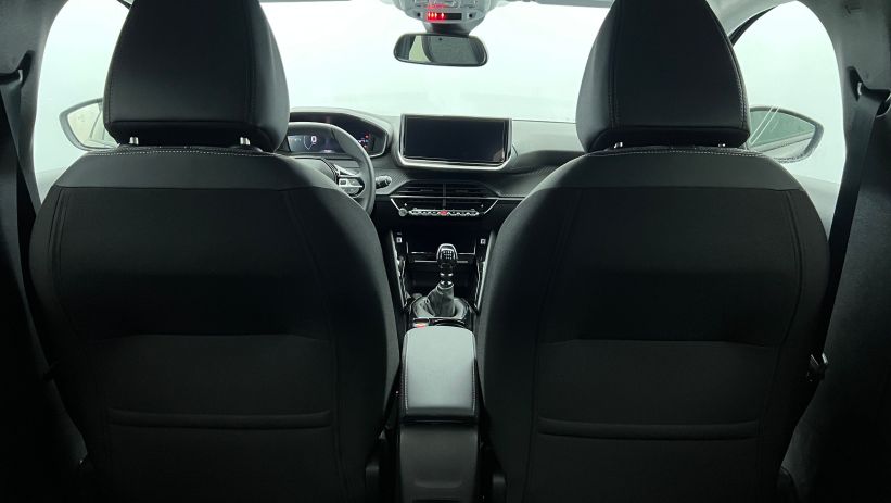 Aperçu du véhicule : Nouvelle 100 ch BVM6 Allure Noir Perla Nera avec 2200€ d'équipements inclus