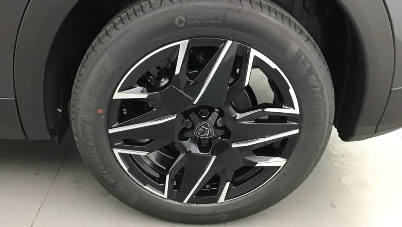 Aperçu du véhicule : 3008 Hybrid 145 e-DCS6 GT