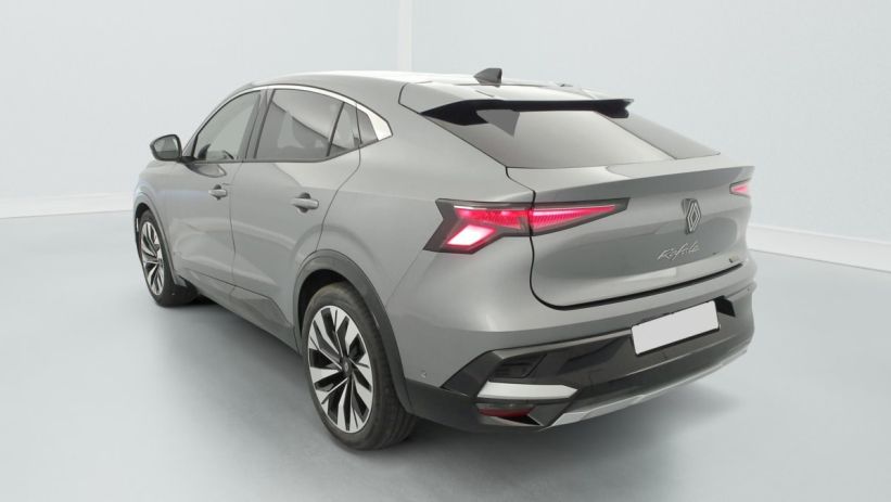 Aperçu du véhicule : E-Tech full hybrid 200ch Techno