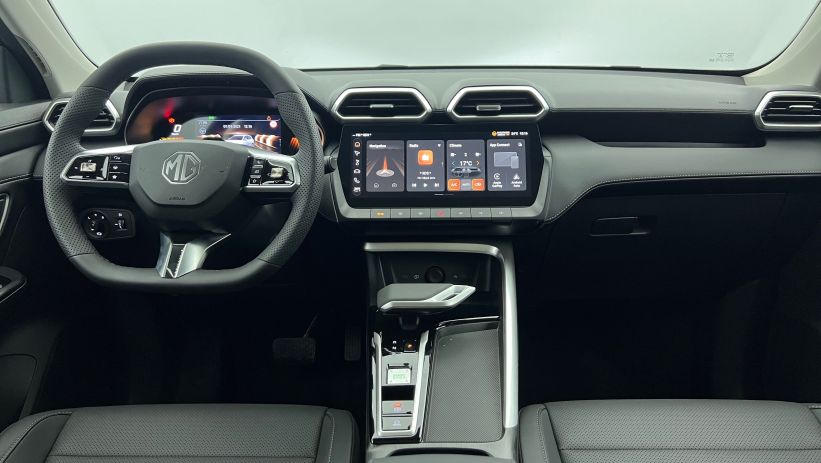 Aperçu du véhicule : 1.5 L Hybrid+ 197 ch Toit panoramique ouvrant Luxury Camden Grey avec 650€ d'équipements inclus
