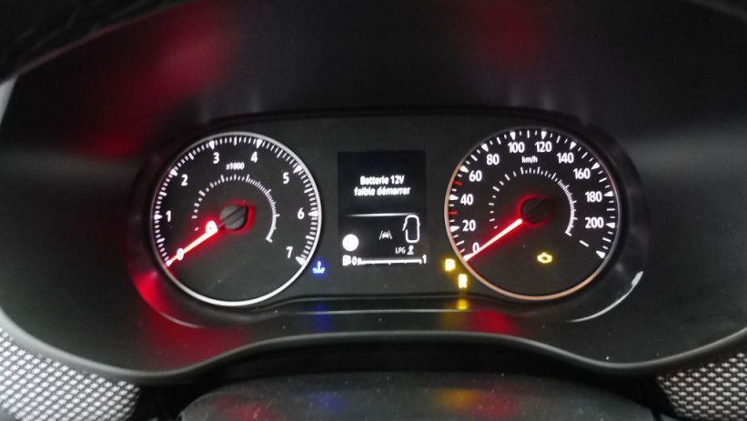 Aperçu du véhicule : 1.0 ECO-G 100CH EXPRESSION 7 PLACES -24