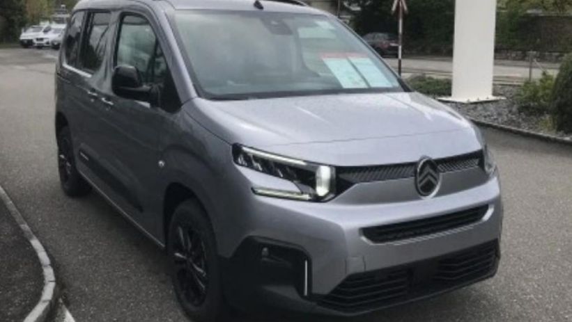 Aperçu du véhicule : MAX VP M 1.5 BLUEHDI 130CV EAT8 +PACK TECHNO + NAVIGATION ET MIRROR SCREEN + NEUF 0KM