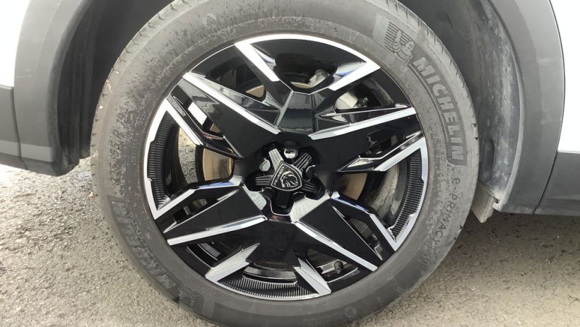 Aperçu du véhicule : 5008 Hybrid 145 ch e-DCS6 Allure