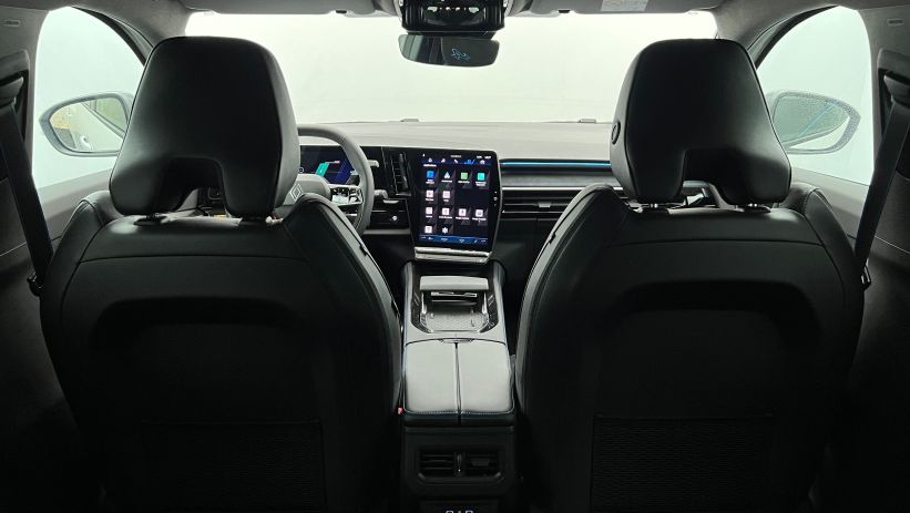 Aperçu du véhicule : E-Tech full hybrid 200 esprit Alpine Blanc Nacré avec 1000€ d'équipements inclus