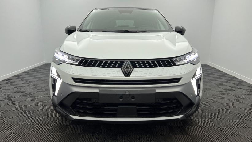 Aperçu du véhicule : E-Tech full hybrid 160 ch esprit Alpine Blanc Nacré - Toit Noir Etoilé avec 1100€ d'équipements inclus