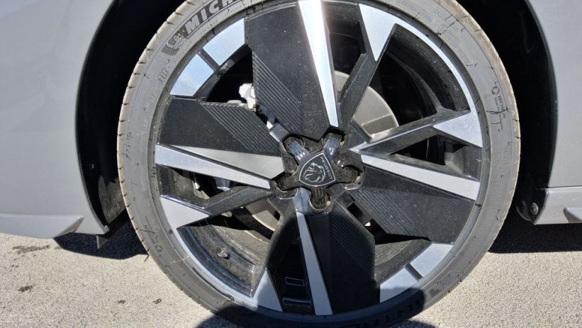 Aperçu du véhicule : 308 DIESEL BlueHDi 130ch S&S EAT8 GT