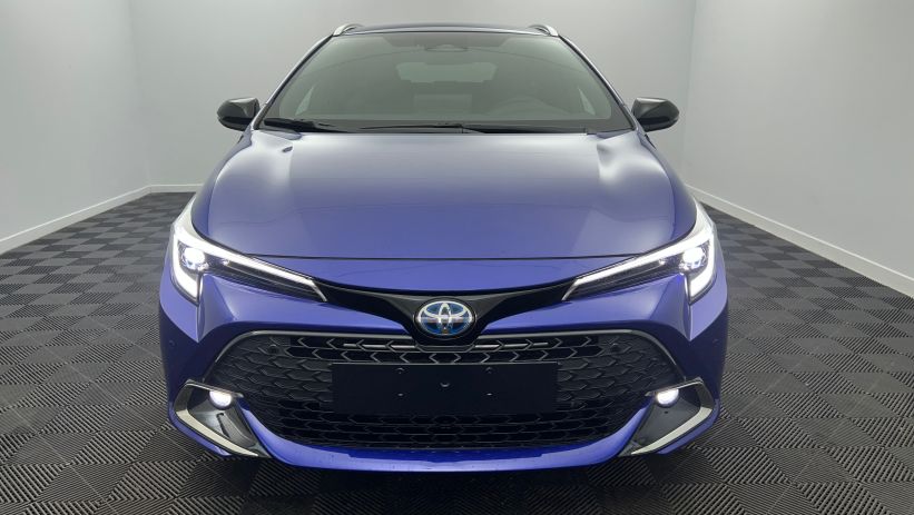 Aperçu du véhicule : Hybride 178ch Design Bleu Genièvre avec 2490€ d'équipements inclus