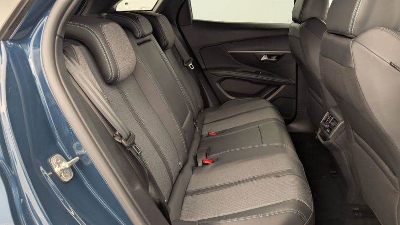 Aperçu du véhicule : Hybrid 180 e-EAT8 Allure Pack