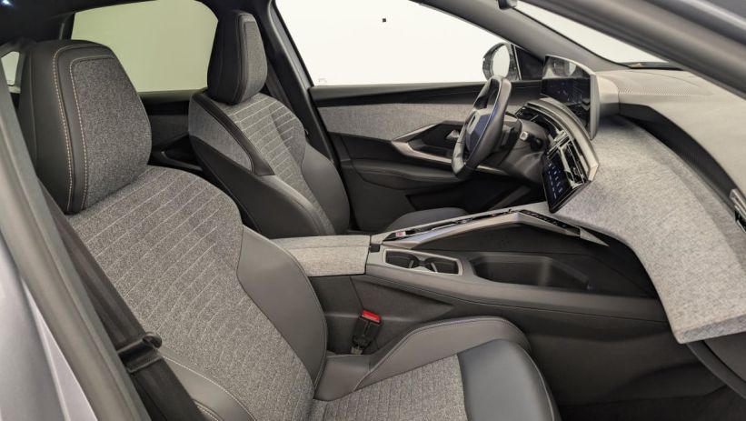 Aperçu du véhicule : Hybrid 145 e-DCS6 Allure