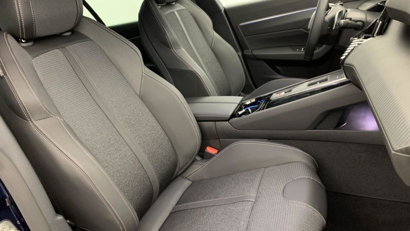 Aperçu du véhicule : Hybrid 180 e-EAT8 Allure