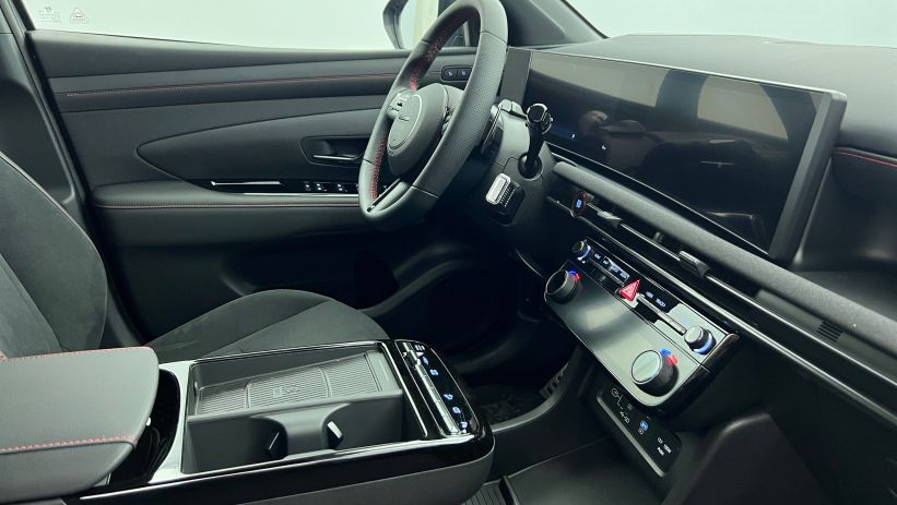 Aperçu du véhicule : 1.6 T-GDI 239 HTRAC Hybrid BVA6 N Line Executive Shadow Grey avec 1160€ d'équipements inclus