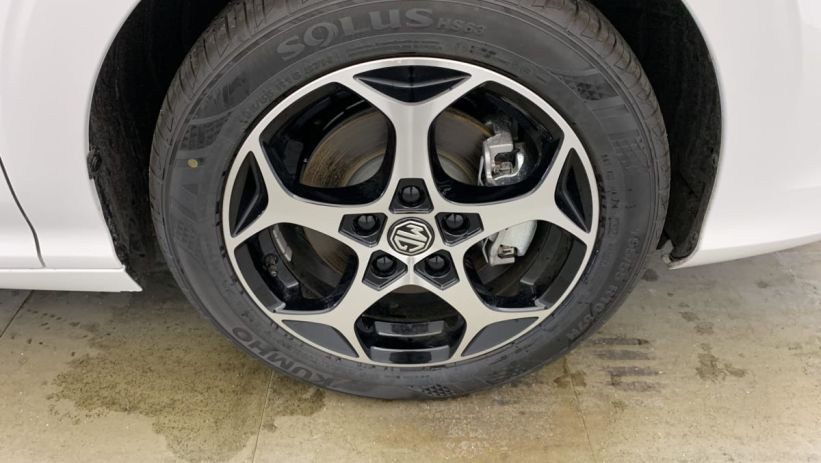 Aperçu du véhicule : 1.5 L Hybrid+ 195 ch Luxury