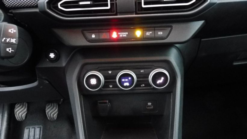 Aperçu du véhicule : 1.0 TCE 110CH EXPRESSION 7 PLACES