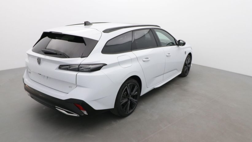 Aperçu du véhicule : 1.2 HYBRID 136CH GT E-DCS6
