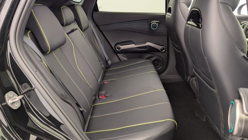 Aperçu du véhicule : 60 5 kWh 204 ch Design