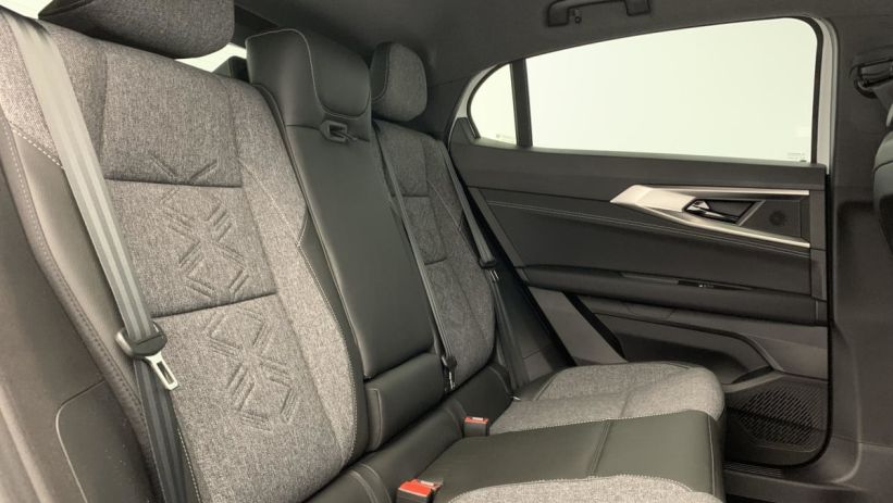Aperçu du véhicule : E-Tech full hybrid 200ch Techno
