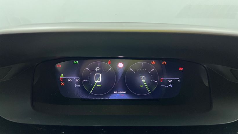 Aperçu du véhicule : BlueHDi 130ch S&S EAT8 GT Noir Perla Nera avec 4500€ d'équipements inclus