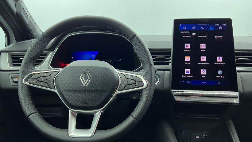 Aperçu du véhicule : E-Tech full hybrid 145 Techno Blanc Nacré avec 1700€ d'équipements inclus