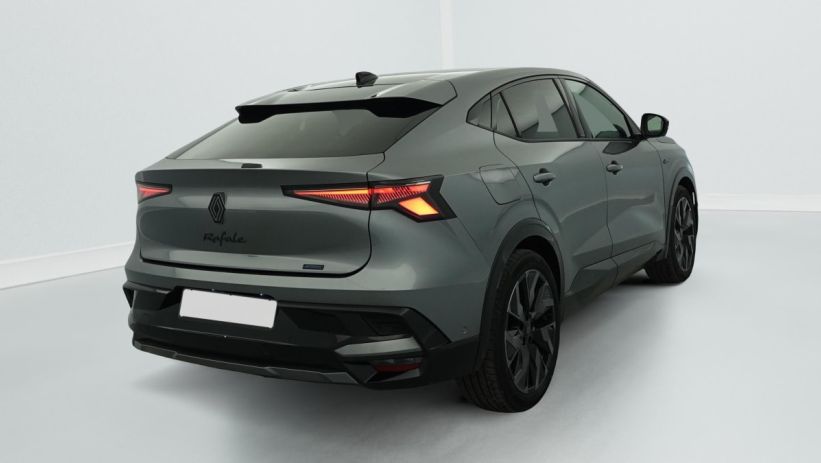 Aperçu du véhicule : hyper hybrid E-Tech 4x4 300 esprit Alpine