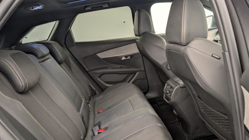 Aperçu du véhicule : Hybrid4 300 e-EAT8 GT