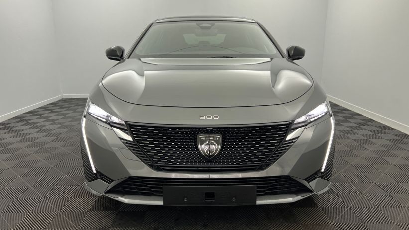 Aperçu du véhicule : BlueHDi 130ch S&S EAT8 GT Gris Selenium avec 4500€ d'équipements inclus