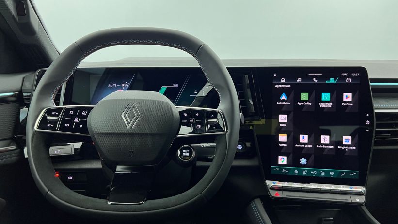 Aperçu du véhicule : full hybrid E-Tech 200 ch Esprit Alpine Gris Schiste - Toit Noir Etoilé avec 4800€ d'équipements inclus