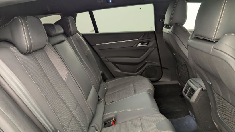 Aperçu du véhicule : Hybrid 225 e-EAT8 Allure