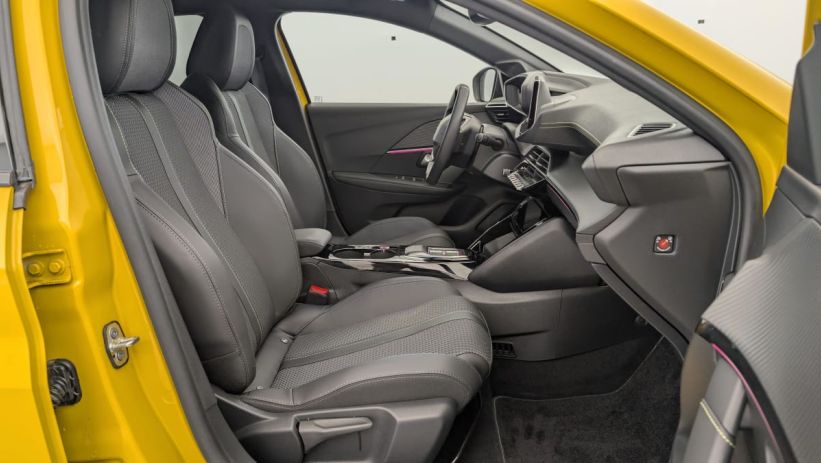 Aperçu du véhicule : 50 KWH 136CH GT