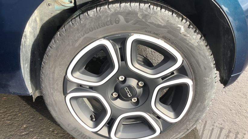 Aperçu du véhicule : 500 MY22 1.0 70 ch Hybride BSG S/S Cult