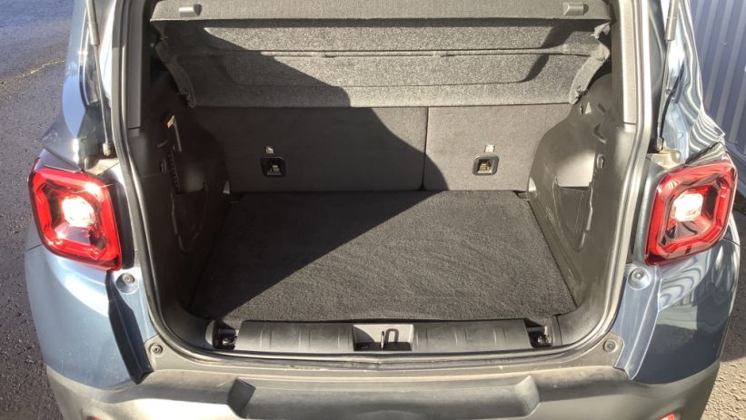 Aperçu du véhicule : RENEGADE 1.5 Turbo T4 130 ch BVR7 e-Hybrid Altitude