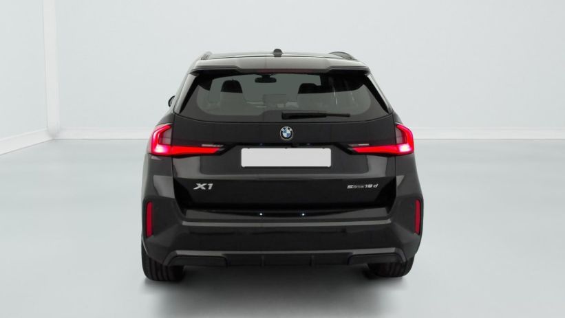 Aperçu du véhicule : SDRIVE 18D 150CH DKG7 M SPORT
